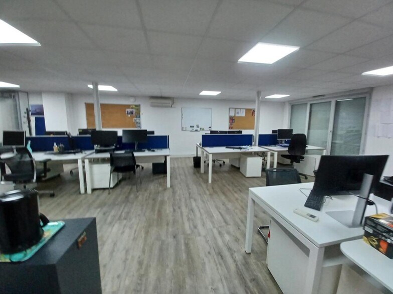 More Photos Of 22 Avenue Robert Schuman, Marseille Office For Sale