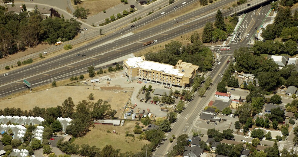 More Photos Of 8755-8757 Old Redwood Hwy, Windsor Hotel For Sale