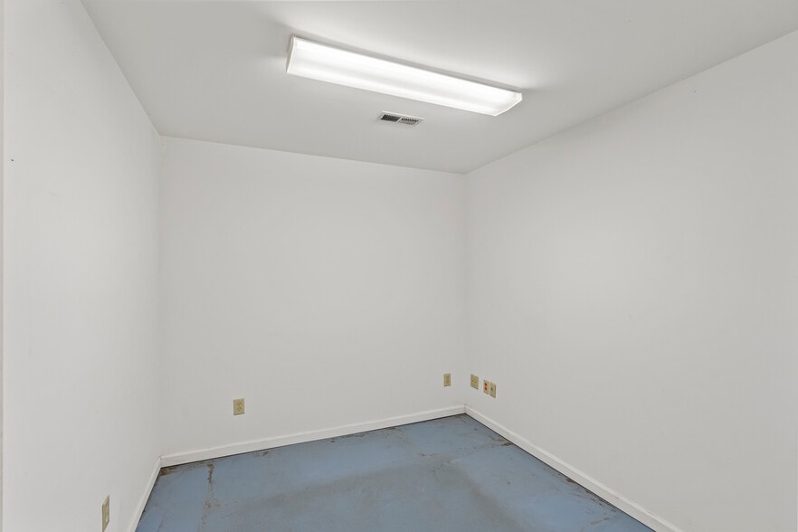 More Photos Of 1906 N Main St, Kannapolis Industrial For Sale