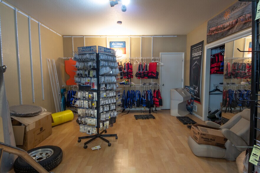 More Photos Of 375 NW US Highway 50, Centerview Light Distribution For Sale