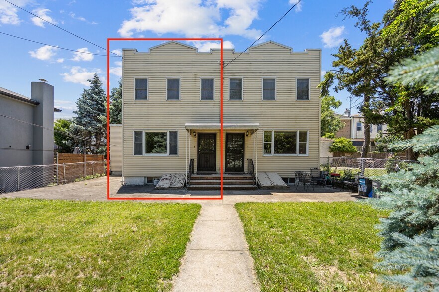 More Photos Of 6114 56th Dr, Maspeth Multifamily For Sale