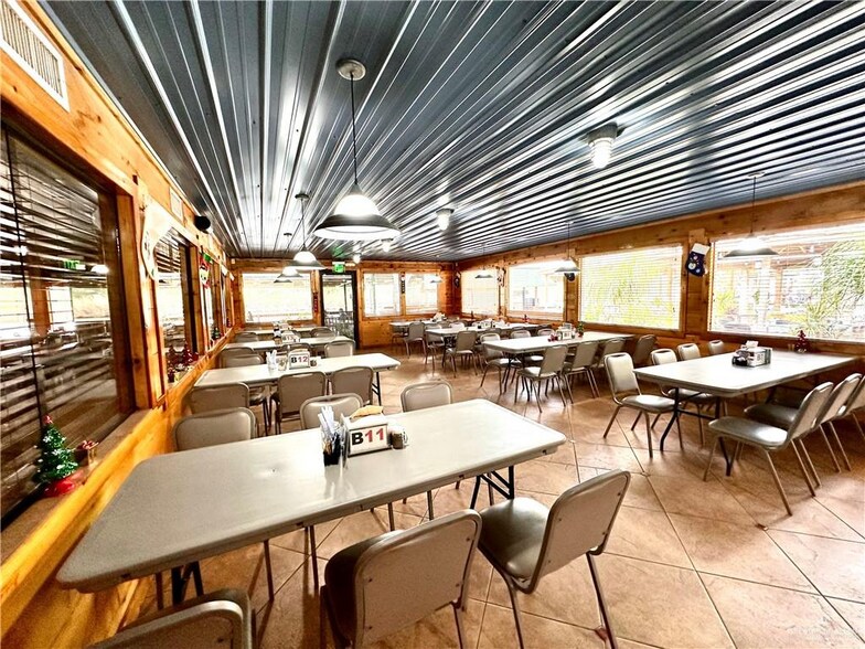 More Photos Of 214 E Chimney Rd, Mission Restaurant For Sale