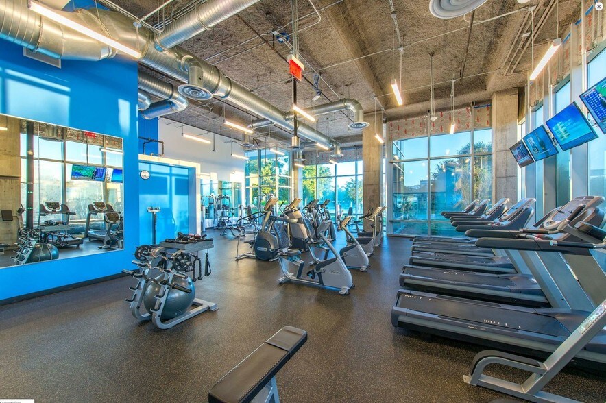 More Photos Of 2050 W Sam Houston Pky S, Houston Office For Lease