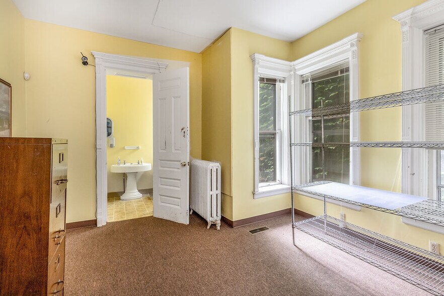 More Photos Of 1092 Main St, Buffalo Office For Lease