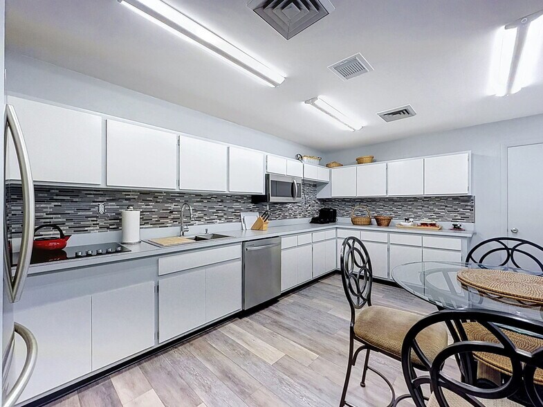 More Photos Of 5321 Grand Blvd, New Port Richey Medical For Sale