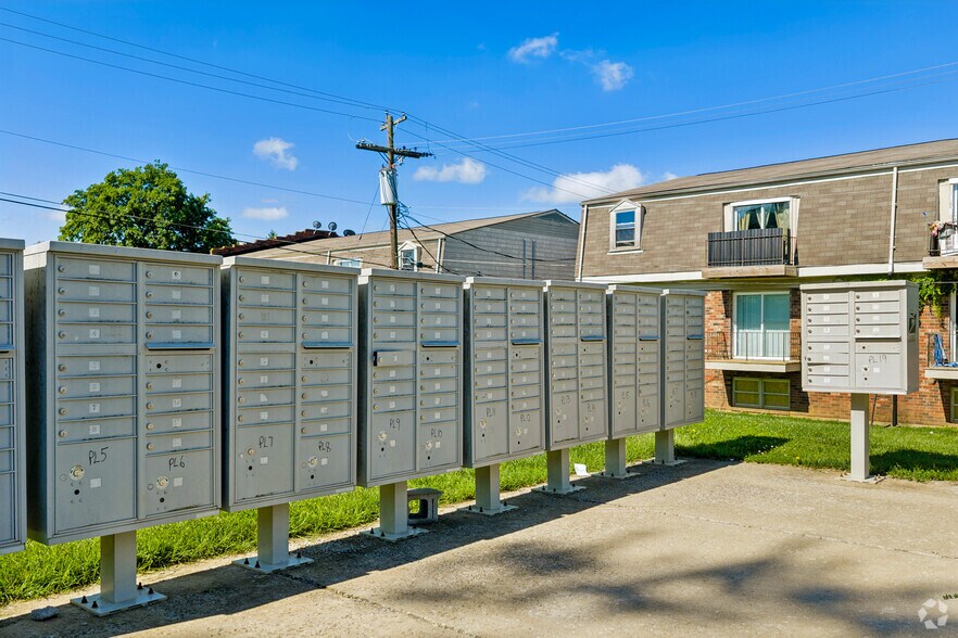 More Photos Of 2223 Devonport Dr, Lexington Apartments For Sale