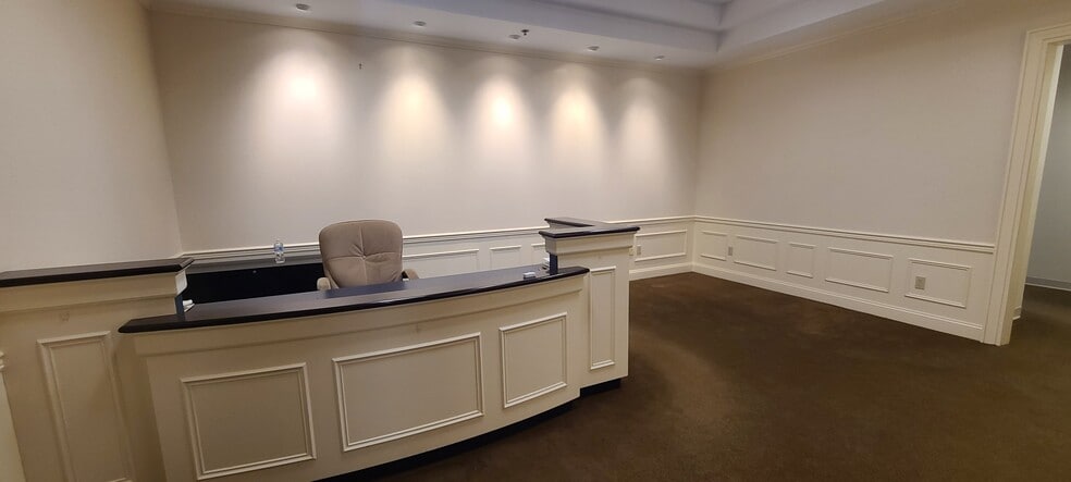 More Photos Of 51-53 Kenosia Ave, Danbury Office For Lease