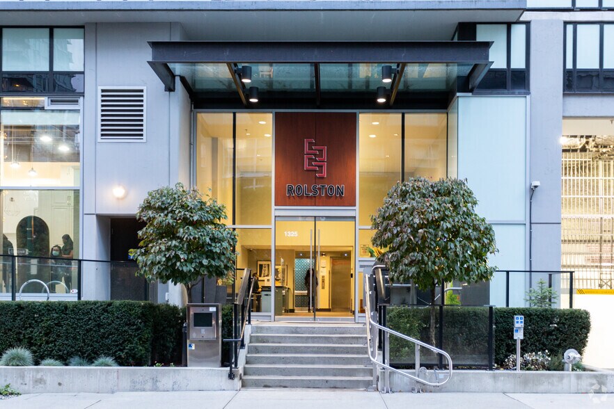 More Photos Of 1340 Granville St, Vancouver Apartments For Lease