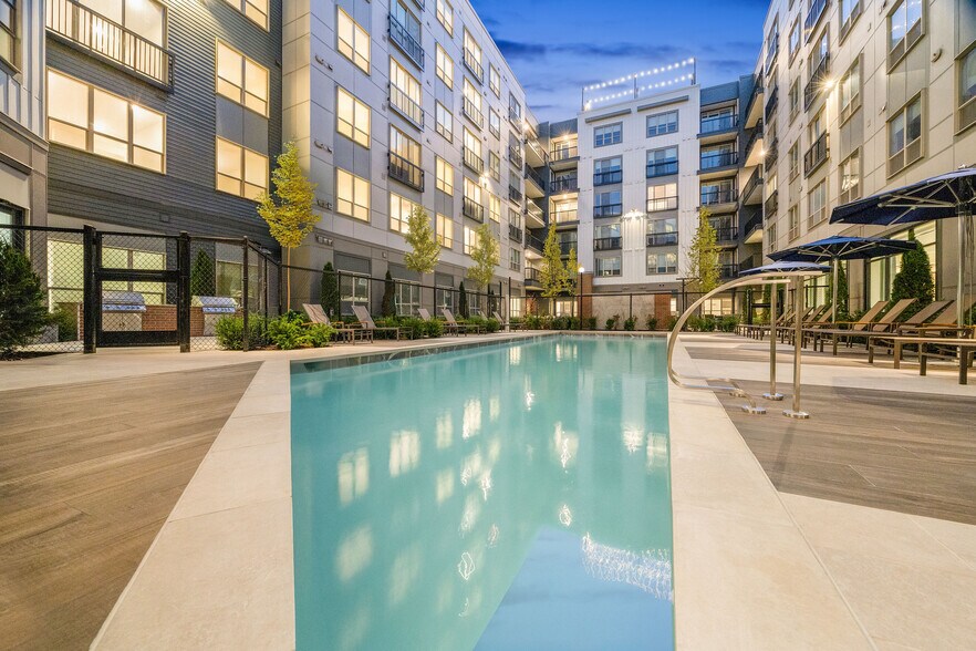 More Photos Of 337 2nd St, Everett Apartments For Lease