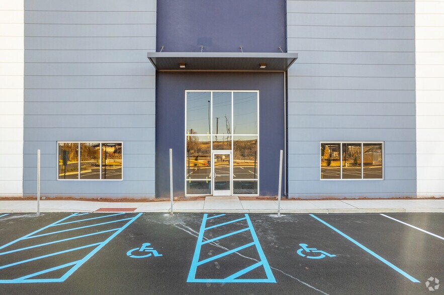 More Photos Of 2121 Wheatsheaf Ln, Philadelphia Distribution For Lease