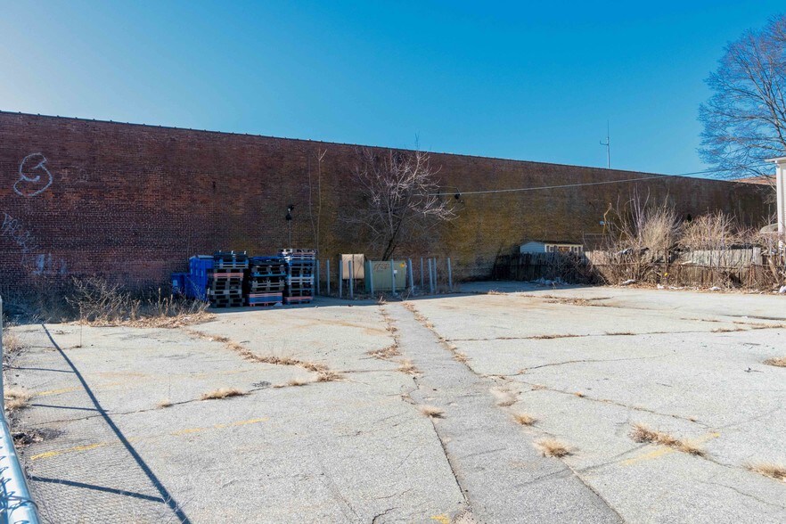 More Photos Of 545 Prairie Ave, Providence Light Manufacturing For Lease