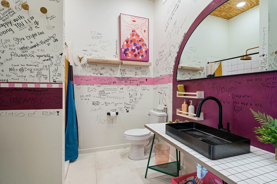 More Photos Of 102 State St N, Waseca Office For Lease