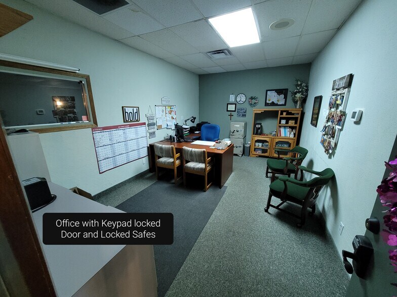 More Photos Of 615 E 3rd St, Kimball Restaurant For Sale