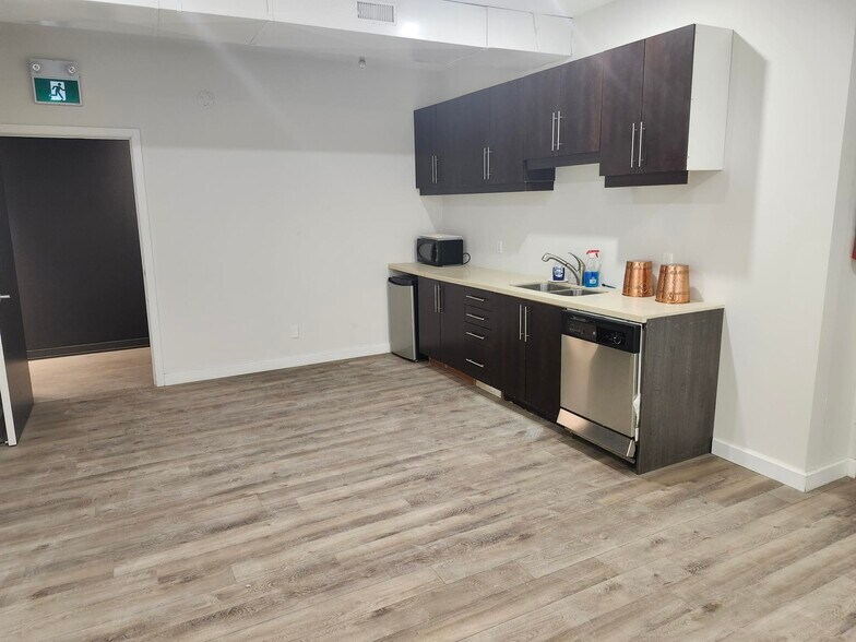 More Photos Of 636 King St W, Toronto Office For Lease