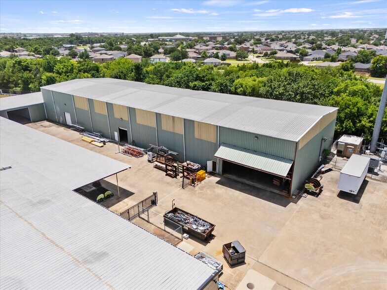 More Photos Of 905 E Broad St, Forney Manufacturing For Lease