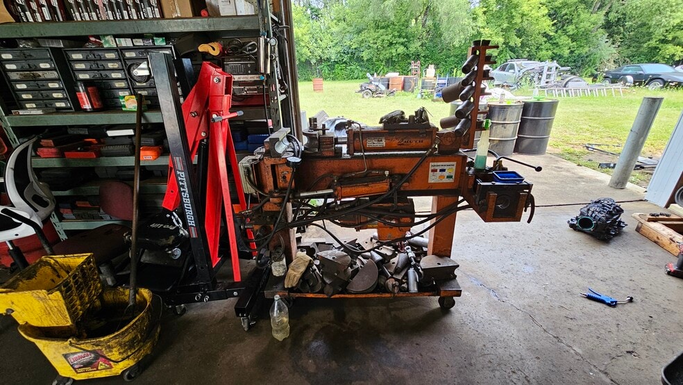 More Photos Of 4114 E Michigan Ave, Jackson Freestanding For Sale