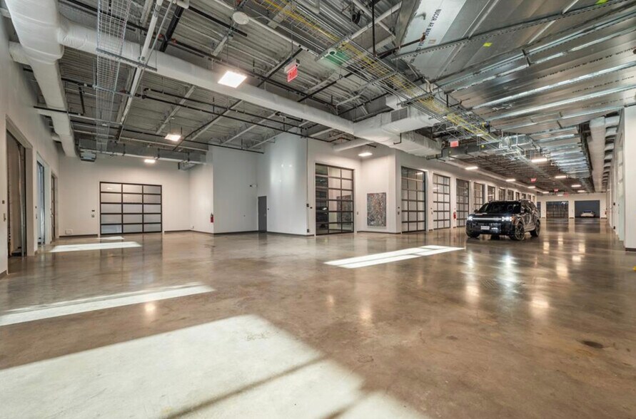 More Photos Of 4229 FM 620, Austin Showroom For Sale