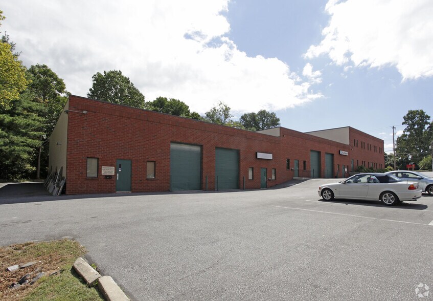 More Photos Of 77 W Baltimore Pike, Media Flex For Lease