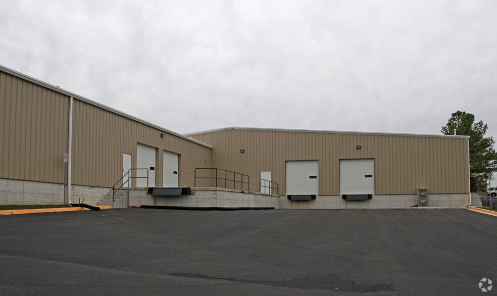 More Photos Of 3018 Shawnee Dr, Winchester Flex For Lease