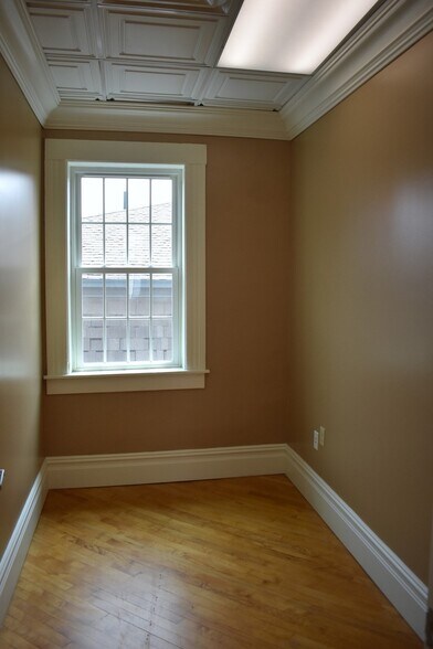 More Photos Of 270 Pleasant St, Northampton Office For Sale