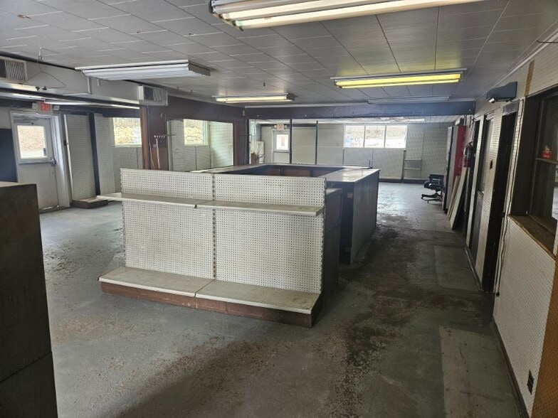 More Photos Of 4135 Old William Penn Hwy, Monroeville Light Manufacturing For Lease