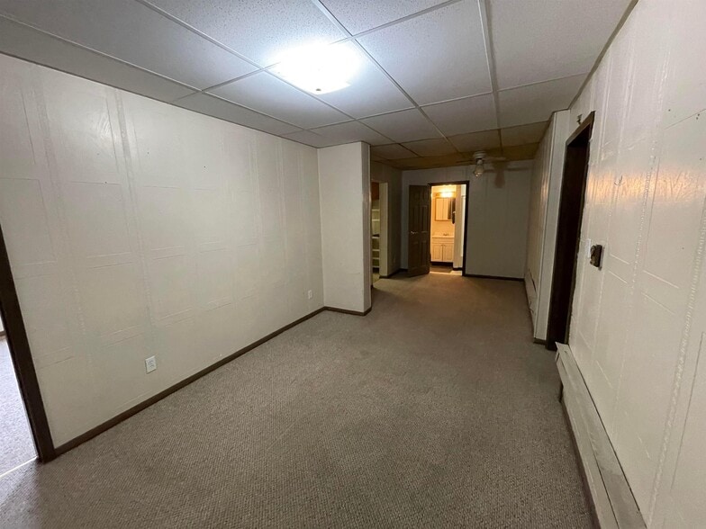 More Photos Of 1 S Frederick Ave, Oelwein Storefront Retail Residential For Sale
