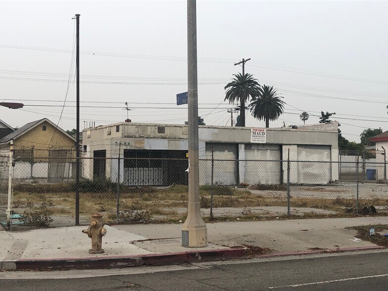 More Photos Of 2400 W Florence Ave, Los Angeles Freestanding For Sale