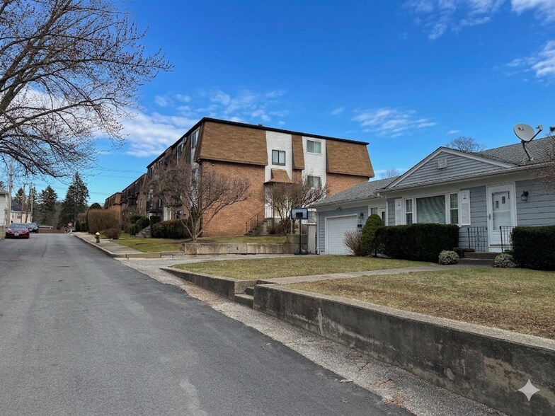 More Photos Of 6 8 12-14 Rosemont Terrace and 50-68 Woonasquatuck, Providence Apartments For Sale