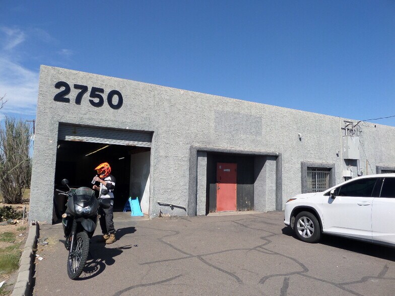 Primary Photo Of 2750 W Palm Ln, Phoenix Service For Lease