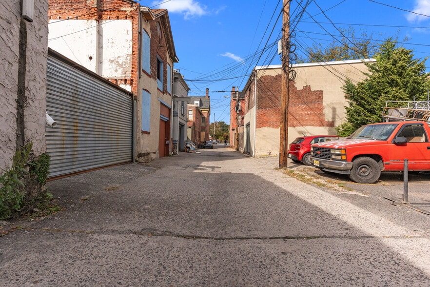 More Photos Of 318 S Broad St, Trenton Storefront For Sale