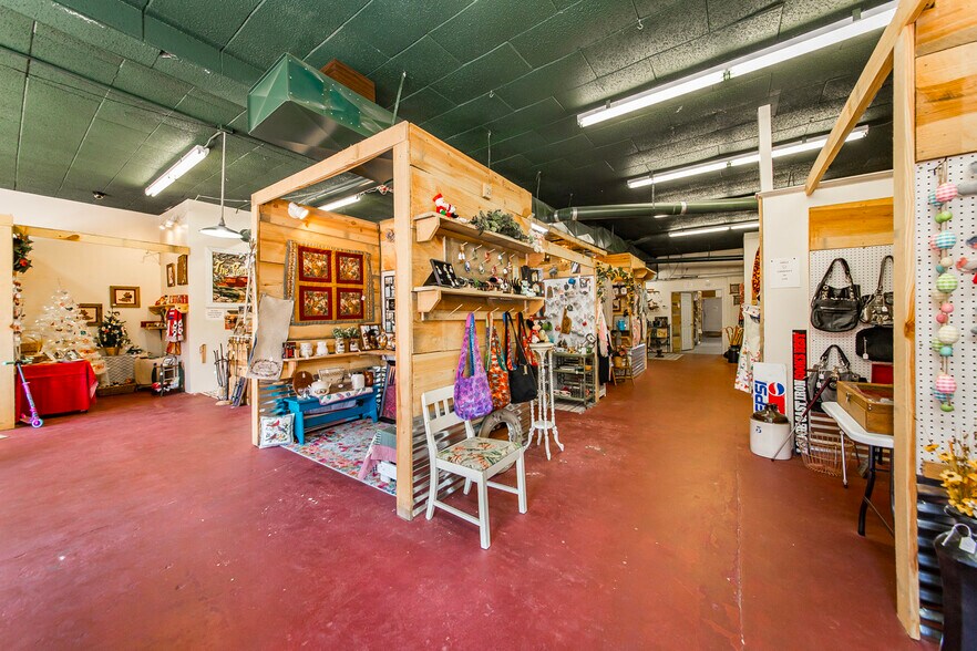 More Photos Of 223 W Main St, Mountain View Storefront For Sale