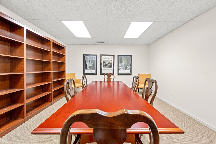 More Photos Of 300 Forest Ave, Chattanooga Office For Sale