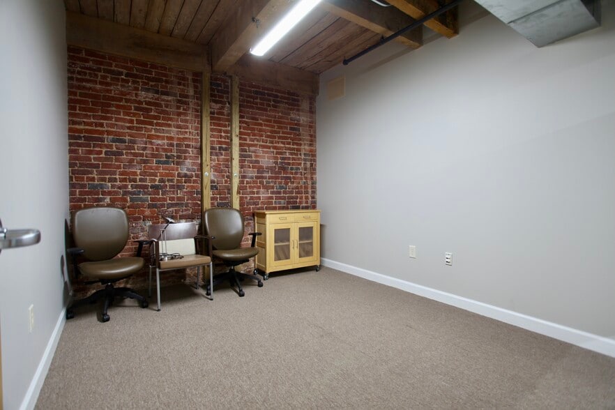 More Photos Of 508 W 5th St, Charlotte Office For Sale