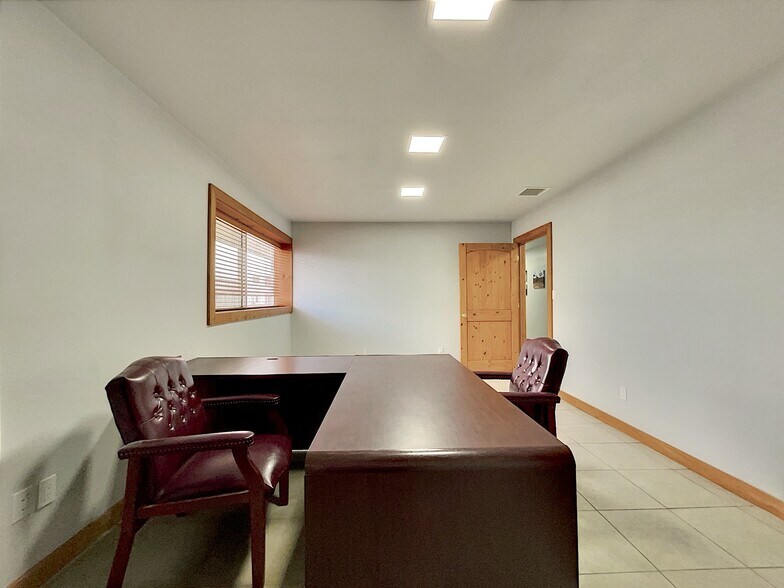 More Photos Of 201 Houston St, George West Warehouse For Lease