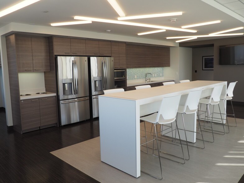 More Photos Of 500 S Main St, Orange Office For Lease