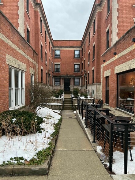 More Photos Of 716 Clark St, Evanston Apartments For Sale