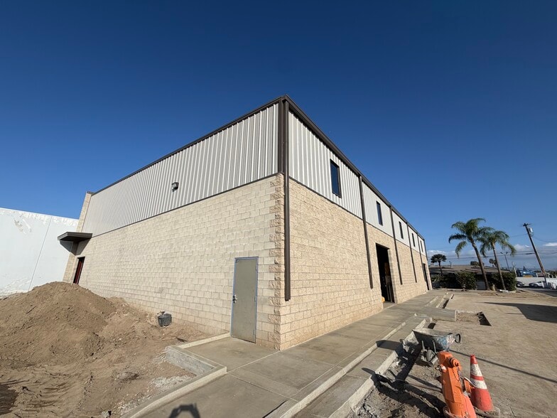 More Photos Of 2840 E La Cresta Ave, Anaheim Warehouse For Lease