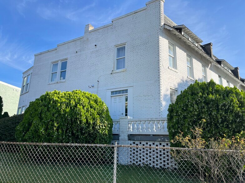 More Photos Of 5 Barney Cir SE, Washington Medical For Lease