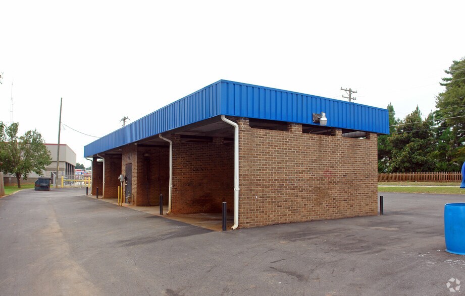 More Photos Of 323 N Blackstock Rd, Spartanburg Carwash For Sale