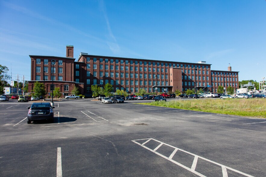 More Photos Of 10 Water St, Waterville Apartments For Lease