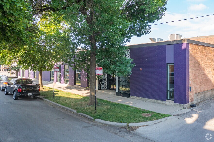 More Photos Of 2900-2950 N Oakley Ave, Chicago Manufacturing For Lease