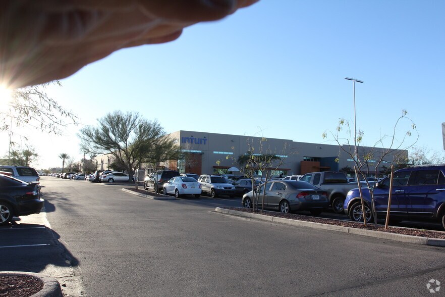More Photos Of 2700 E Commerce Center Pl, Tucson Research And Development For Lease