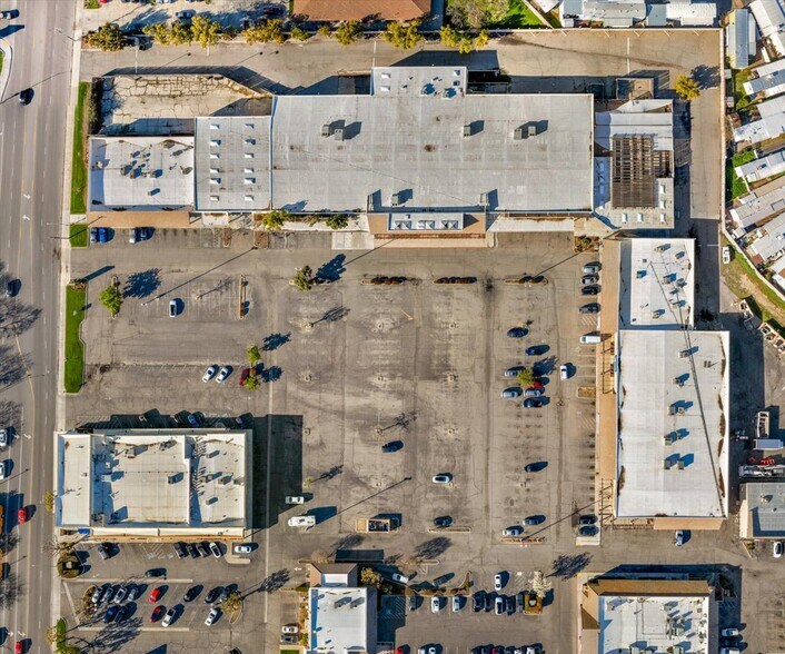 More Photos Of 147 W Shaw Ave, Clovis General Retail For Sale