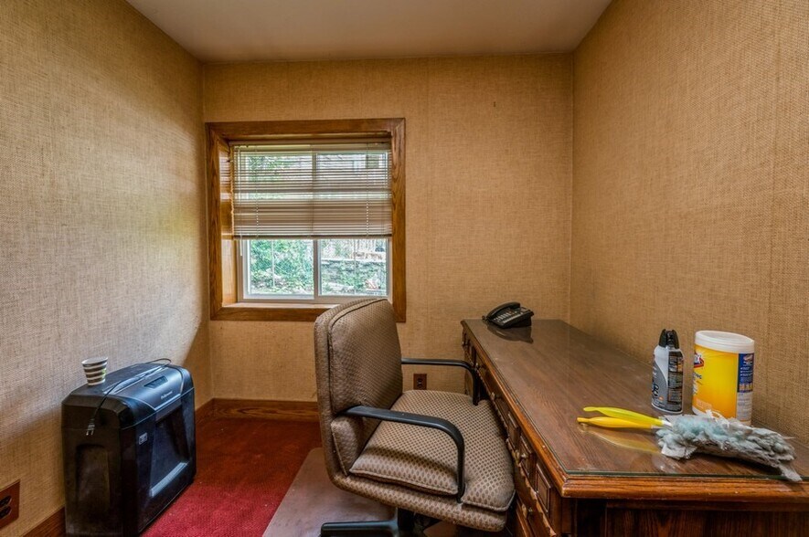 More Photos Of 153 Stevens Ave, Mount Vernon Office For Sale