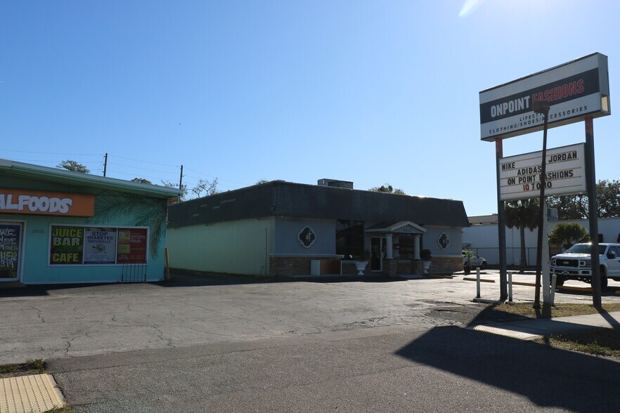 More Photos Of 2418 US Highway 19, Holiday General Retail For Lease
