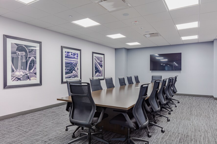 More Photos Of 150 Motor Pkwy, Hauppauge Office For Lease
