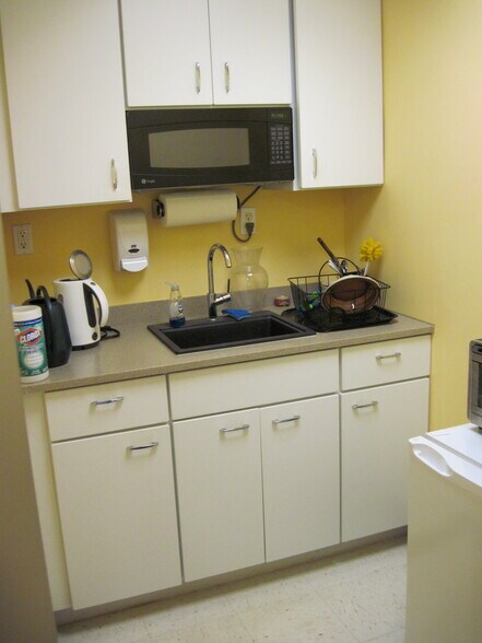 More Photos Of 50 Hempstead Ave, Lynbrook Medical For Sale