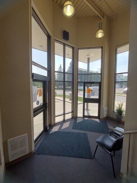 More Photos Of 4705 48 Ave, Red Deer Medical For Lease