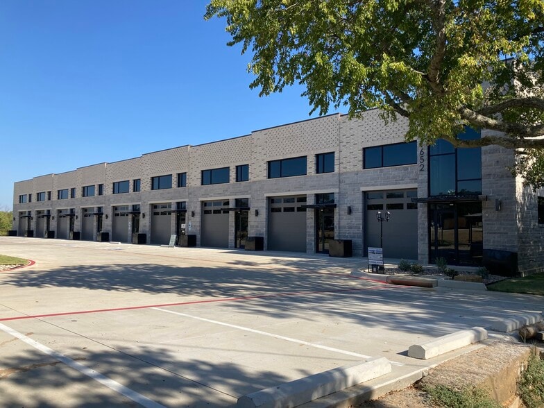 More Photos Of 1652 FM 407 E, Argyle Showroom For Lease