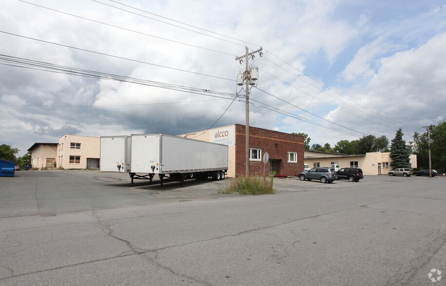 Primary Photo Of 16 Commercial Ave, Albany Warehouse For Lease